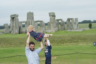  a picture of stonehenge